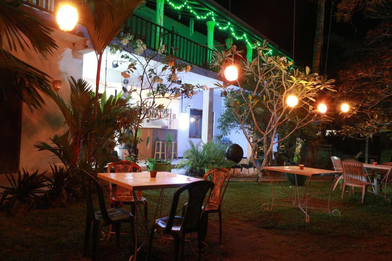 Pearl Villa Rooms And Hostel Унаватуна Екстериор снимка